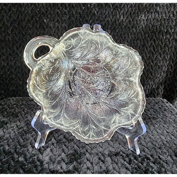 Indiana Glass Pebble Leaf Dishes Set of 4 | Clear Pressed Glass Leaf Plates 1960 - Picture 5 of 11